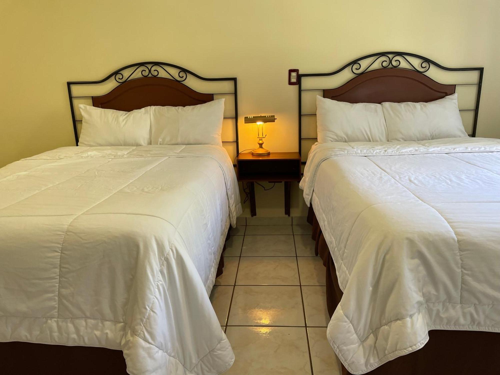 Hotel Gardenia Inn San Salvador Luaran gambar